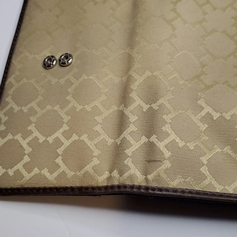 Tommy Hilfiger Checkbook/Wallet - Picture 8 of 8